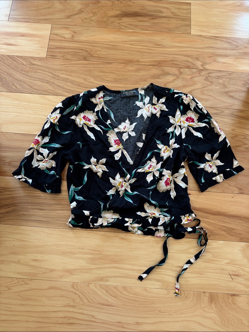 Zara cropped floral ruffle wrap top